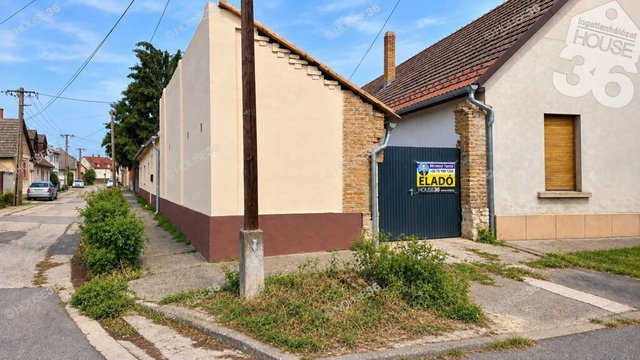 Eladó családi ház, Tolnán 32.5 M Ft, 3 szobás