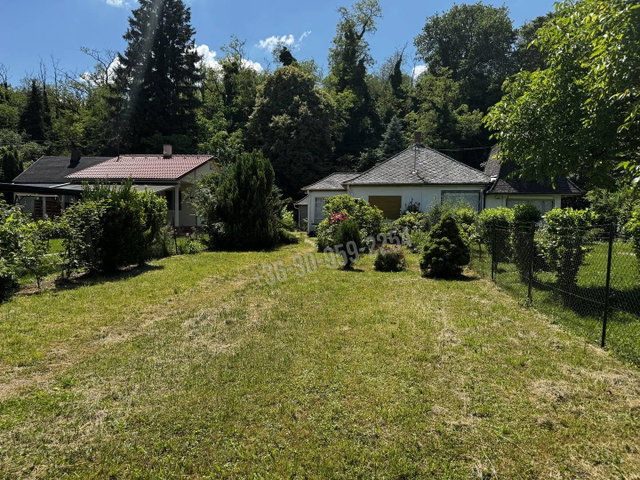 Eladó nyaraló, Balatonberényben, Nefelejcs utcában 33.9 M Ft