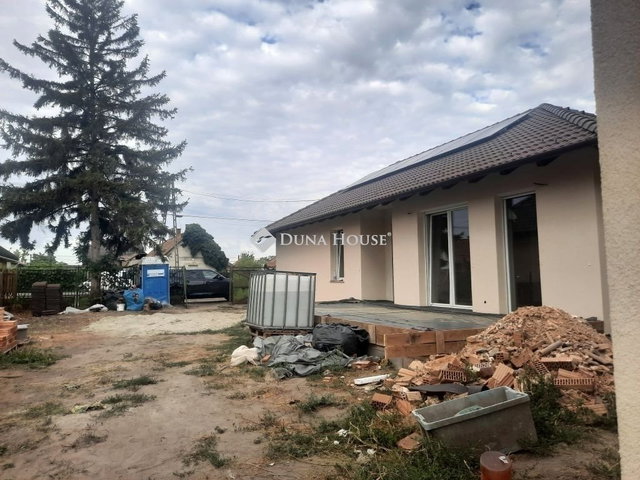 Eladó ikerház, Dabason 99.9 M Ft, 4 szobás / költözzbe.hu