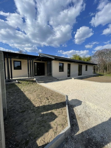 Eladó családi ház, Ócsán 133 M Ft, 4 szobás
