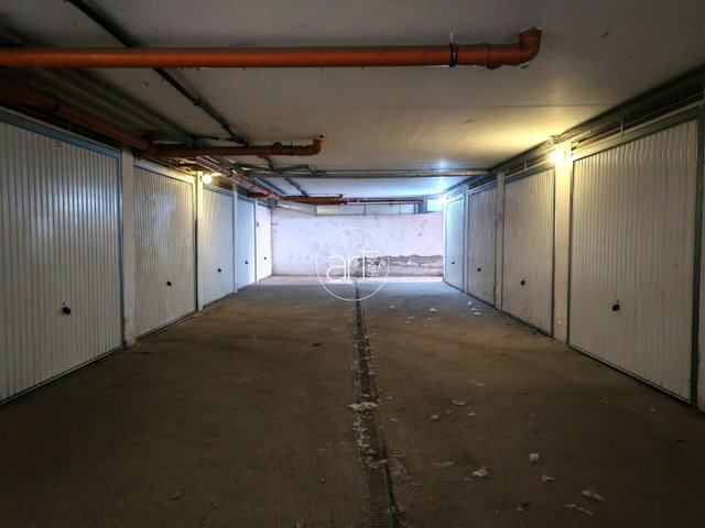Eladó garázs, Szegeden, Rózsa utcában 6.9 M Ft