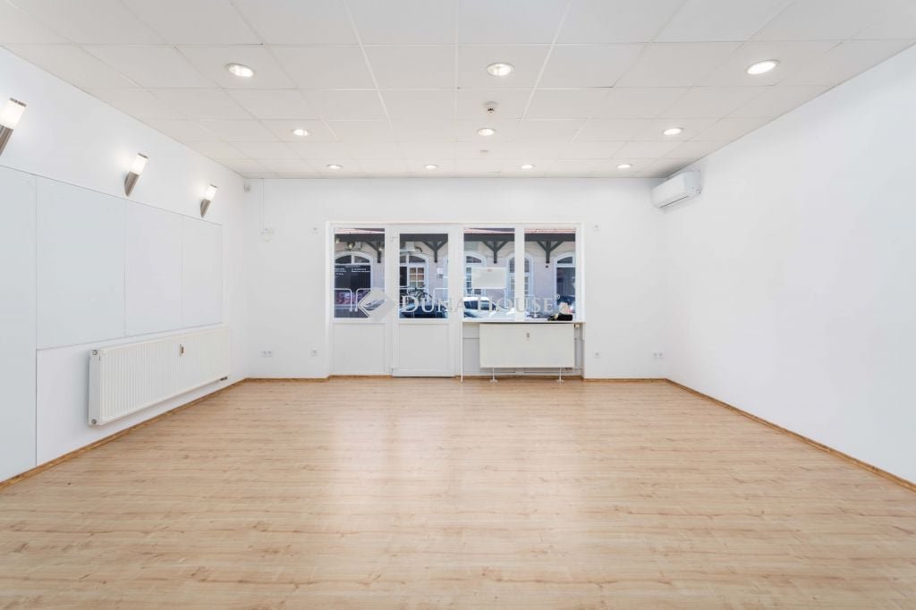 Üzlethelyiség · 2 hálószoba · 55 m² · 32.900.000 Ft