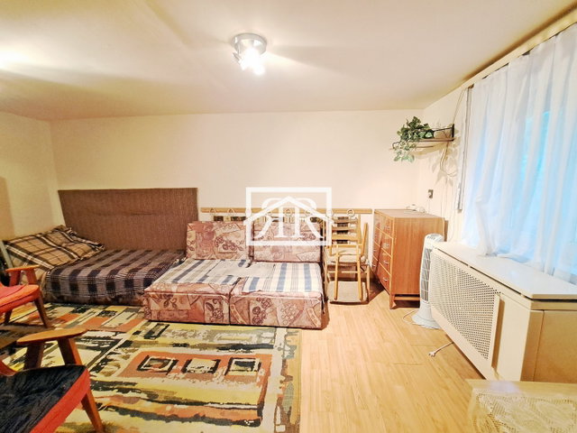 Eladó nyaraló, Szegeden, Kapor utcában 37.9 M Ft, 2 szobás