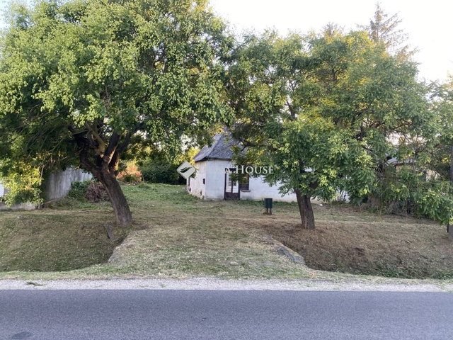 Eladó családi ház, Soponyán 9.8 M Ft, 4 szobás