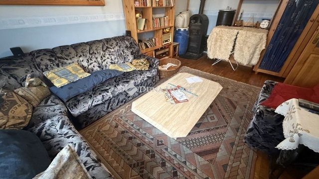 Eladó téglalakás, Oszkón 23 M Ft, 2 szobás