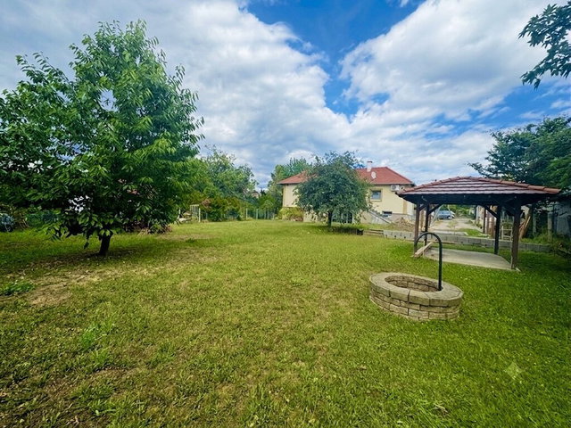 Eladó családi ház, Szigligeten 94.9 M Ft, 2 szobás