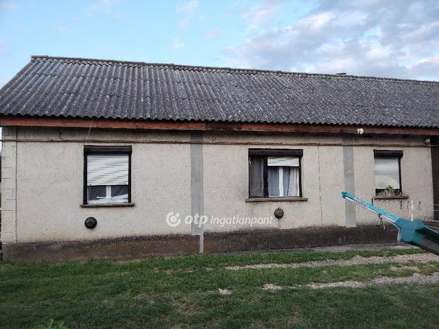 Eladó családi ház, Encsen 16.5 M Ft, 3 szobás