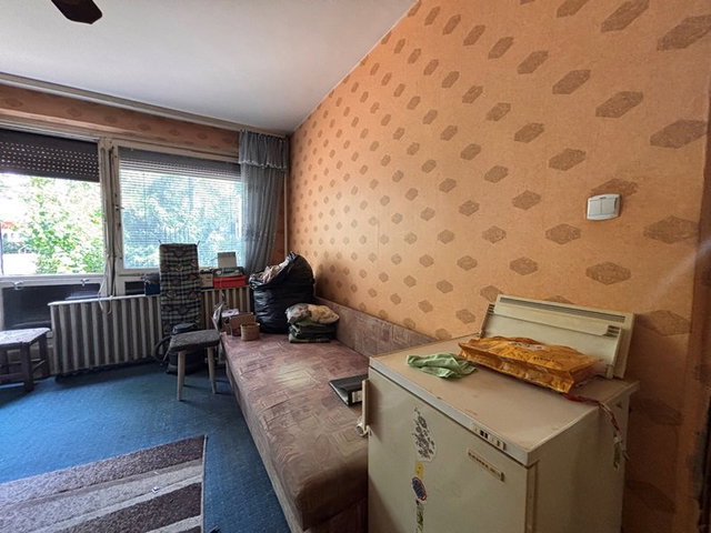 Eladó panellakás, Pécsett, János utcában 32.9 M Ft, 2 szobás