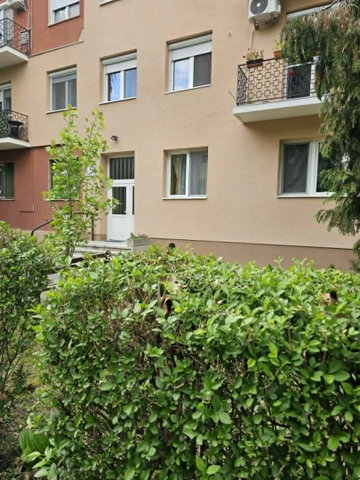 Eladó téglalakás, Szolnokon, Veder utcában 23 M Ft, 2 szobás