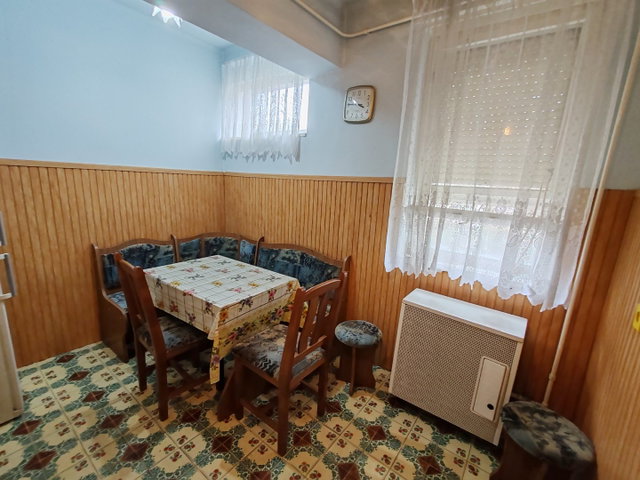Eladó téglalakás, Szolnokon 32 M Ft, 2 szobás