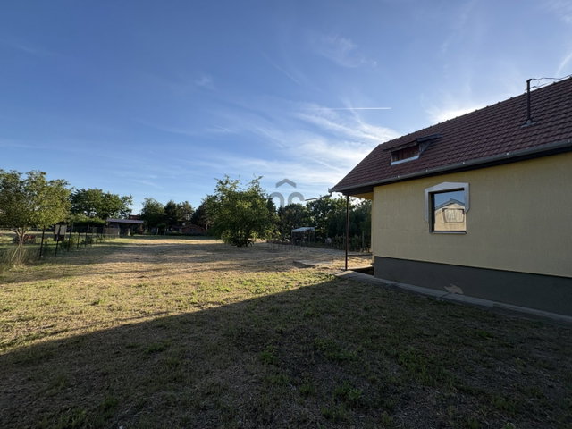 Eladó családi ház, Cegléden 29.9 M Ft, 3 szobás