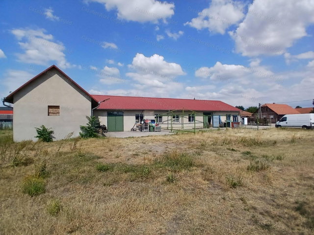 Eladó ipari ingatlan, Cegléden 149 M Ft / költözzbe.hu