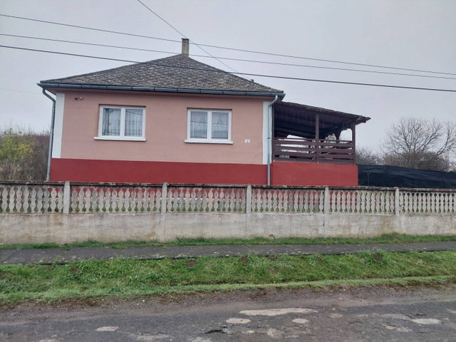 Eladó családi ház, Szalaszenden 15.5 M Ft, 2 szobás