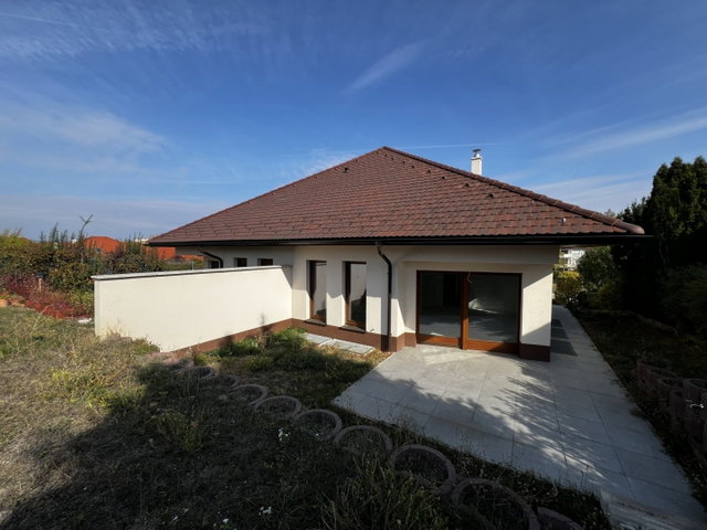 Eladó ikerház, Veszprémben 169 M Ft, 3+2 szobás