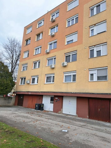 Eladó panellakás, Nyíregyházán 42 M Ft, 2+2 szobás