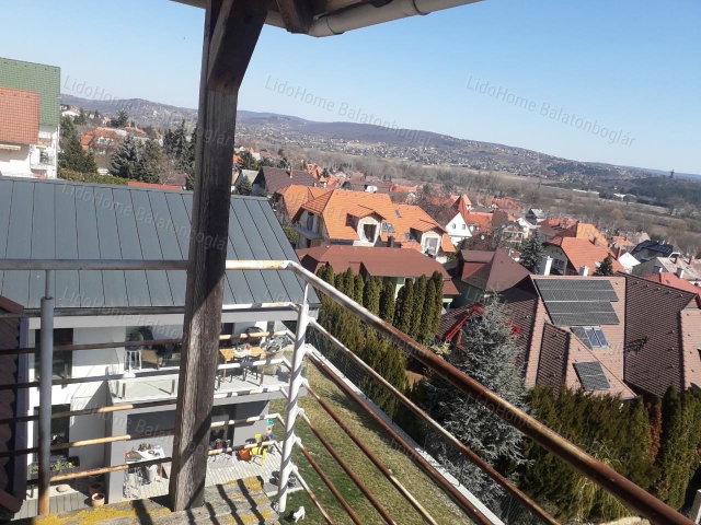 Eladó családi ház, Hévízen 300 M Ft, 24 szobás