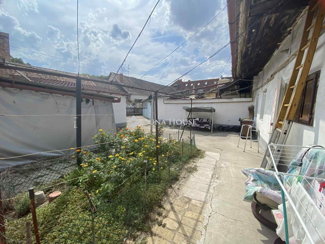 Eladó családi ház, Kecskeméten 39 M Ft, 5 szobás