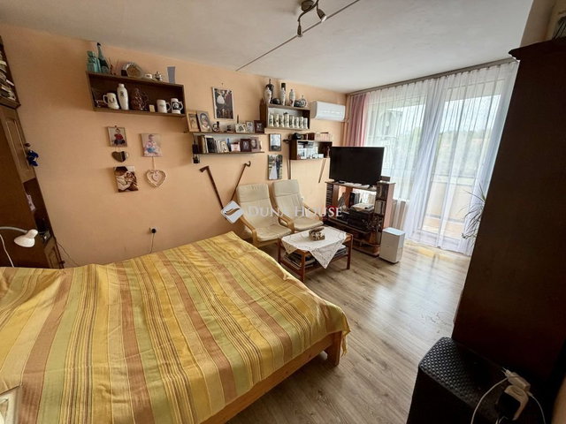 Eladó panellakás, Pécsett, Fagyöngy utcában 44.99 M Ft