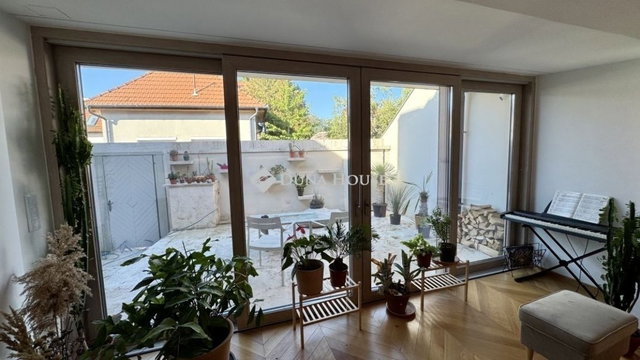 Eladó családi ház, Szentendrén 220 M Ft, 3 szobás