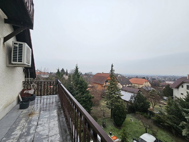 Eladó családi ház, Érden 209.9 M Ft, 9 szobás