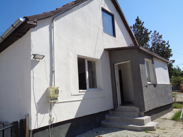 Eladó családi ház, Érden 62 M Ft, 3 szobás