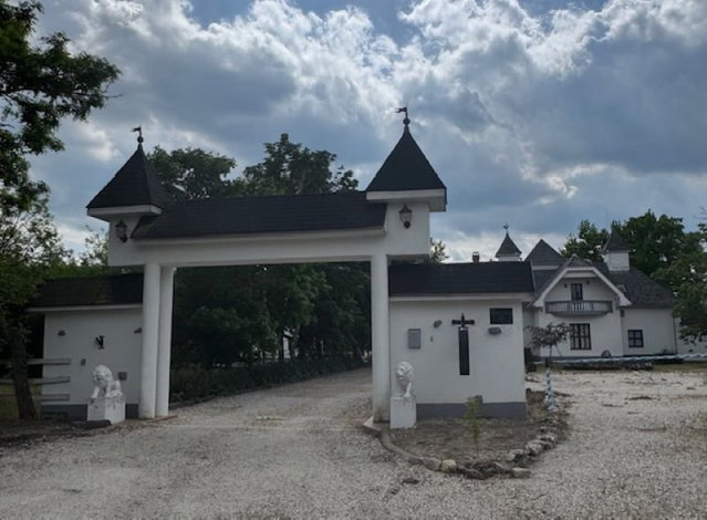 Eladó üzlethelyiség, Fülöpszálláson 299 M Ft