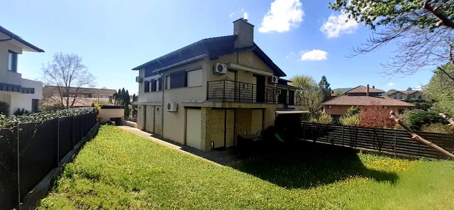 Kiadó ikerház, albérlet, Ürömön, Huszár utcában, 5 szobás