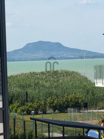 Eladó nyaraló, Balatonfenyvesen 309 M Ft, 8 szobás