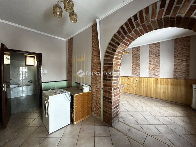 Eladó téglalakás, Iregszemcsén 8.5 M Ft, 2 szobás
