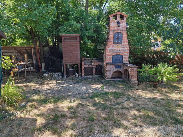 Eladó családi ház, Újszászon 16.9 M Ft, 2 szobás
