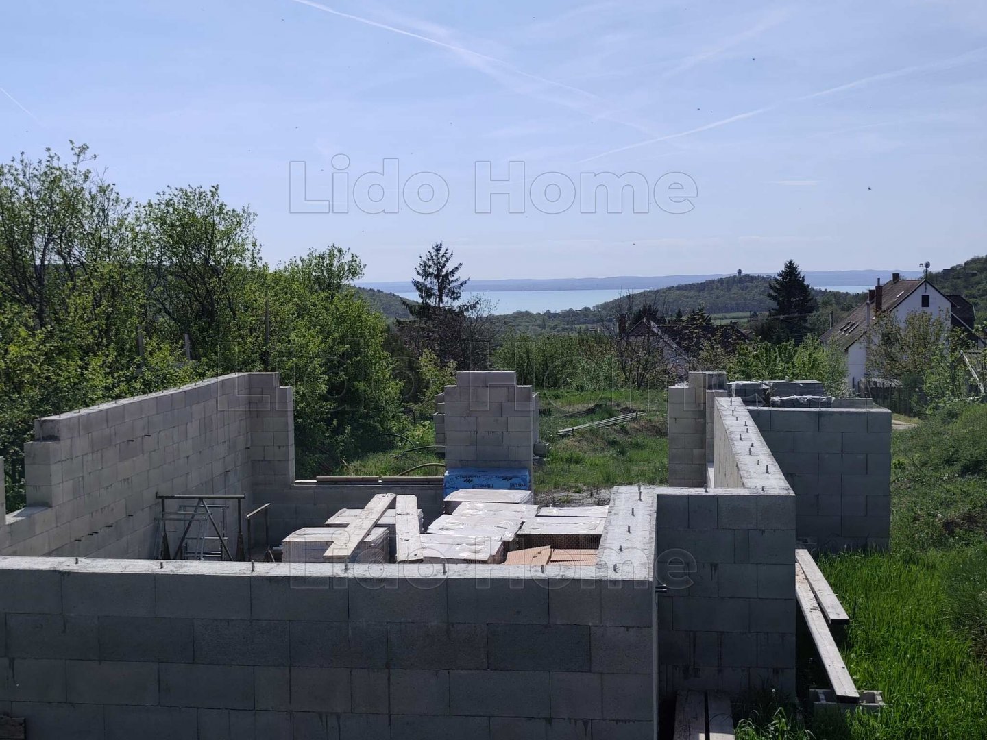 1117m² · 86.000.000 ft