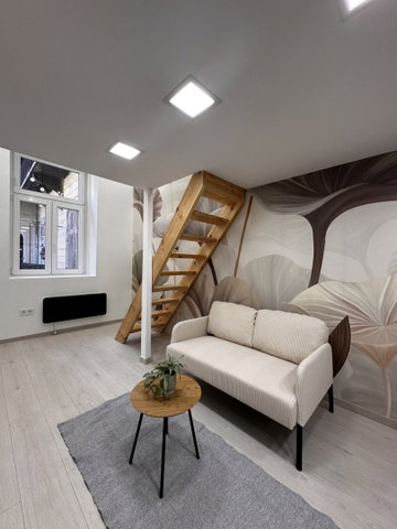 Eladó téglalakás, Budapesten, VI. kerületben 46.5 M Ft, 1 szobás