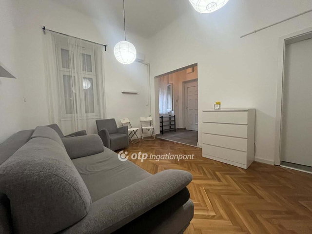 Eladó téglalakás, Budapesten, VIII. kerületben 34 M Ft, 1 szobás
