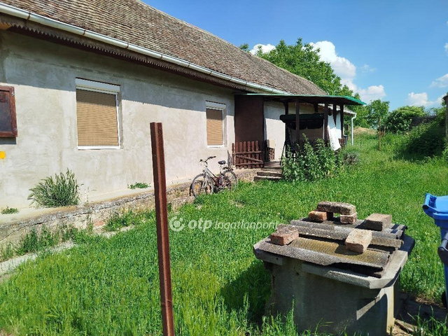 Eladó családi ház, Márokon 15 M Ft, 2 szobás
