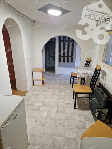 Eladó családi ház, Tiszaalpáron 13.2 M Ft, 2 szobás