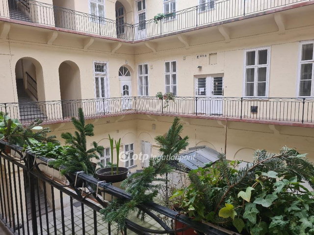 Eladó téglalakás, Budapesten, V. kerületben 109 M Ft, 2 szobás