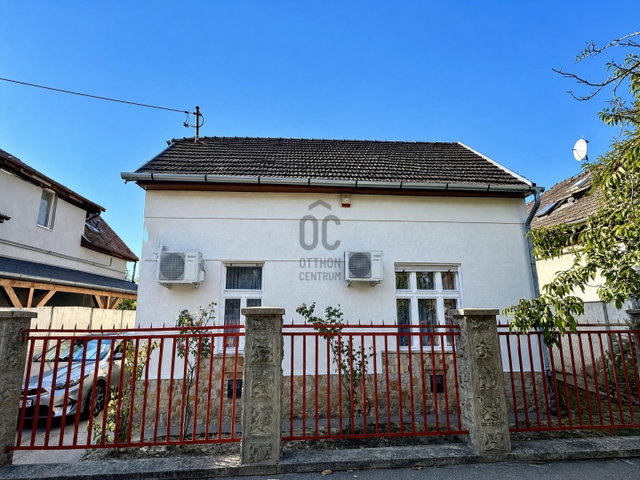 Eladó családi ház, Budapesten, XV. kerületben 109.9 M Ft