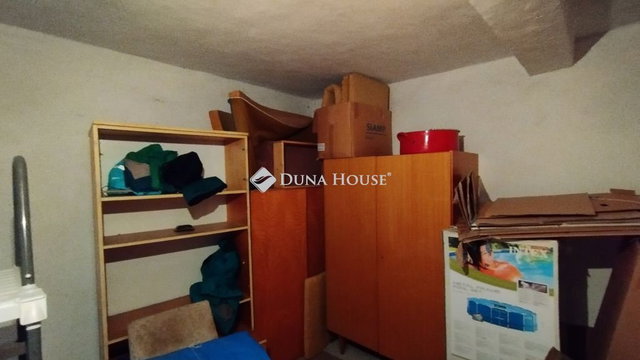Eladó családi ház, Földeákon 5.9 M Ft, 1 szobás