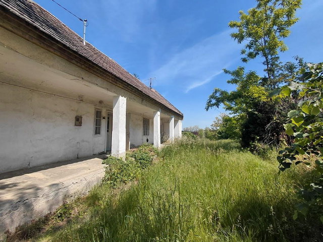 Eladó családi ház, Sikátoron 12.9 M Ft, 2 szobás