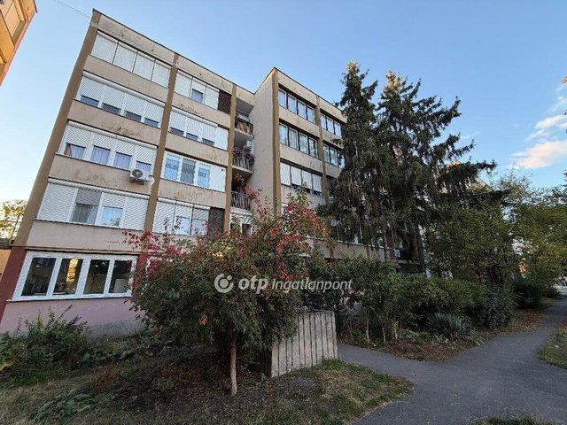 Eladó panellakás, Balassagyarmaton 32.5 M Ft, 2 szobás