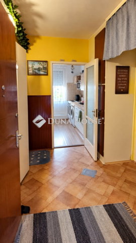 Eladó panellakás, Pécsett 34.9 M Ft, 2 szobás