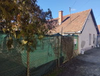 Eladó családi ház, Dunakeszin 60 M Ft, 2 szobás