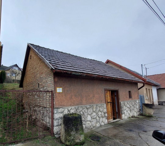 Eladó családi ház, Dorogon 19.9 M Ft, 1 szobás