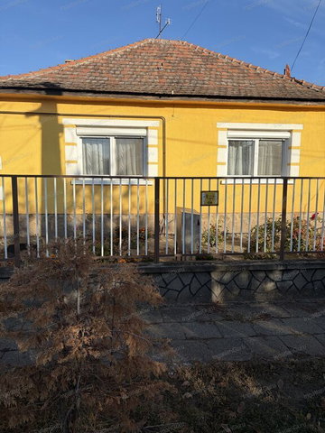 Eladó családi ház, Ballószögön 56.9 M Ft, 3 szobás