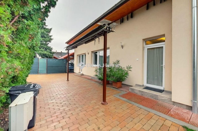 Eladó családi ház, Balatonszárszón, Szóládi utcában 125 M Ft