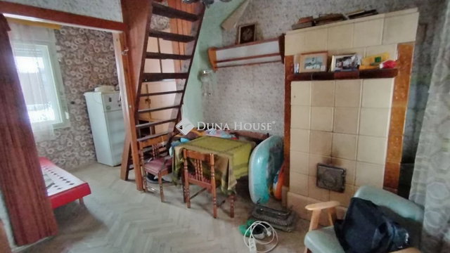 Eladó nyaraló, Balatonakarattyán 39.5 M Ft, 1+3 szobás