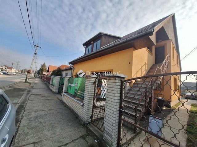 Eladó családi ház, Érden 125 M Ft, 7 szobás