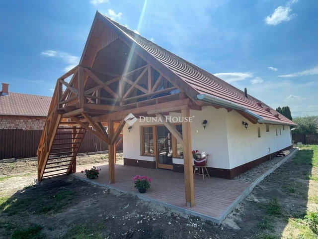 Eladó mezogazdasagi ingatlan, Válon 98.9 M Ft, 3 szobás