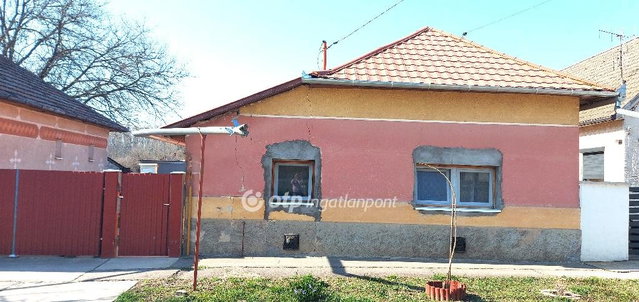 Eladó családi ház, Kunszentmártonban 15.5 M Ft, 2+1 szobás