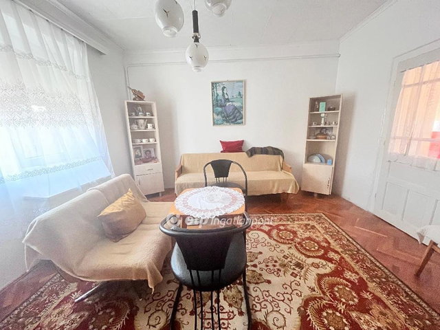 Eladó családi ház, Szomolyán 19.9 M Ft, 2 szobás